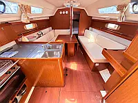 Oceanis 31 - Internal image