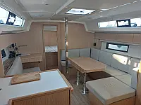 Bavaria C42 - Internal image