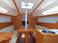 Sun Odyssey 33i - Internal image