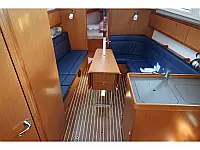 Bavaria Cruiser 34 - Internal image