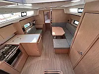 Bavaria C42 - Internal image